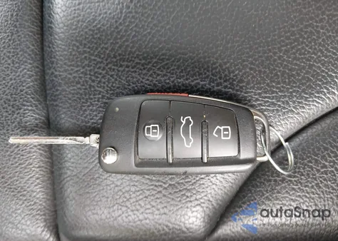 2015 Audi Q3 2.0T Premium Plus z USA, uszkodzony, nr VIN WA1GFCFS6FR005841